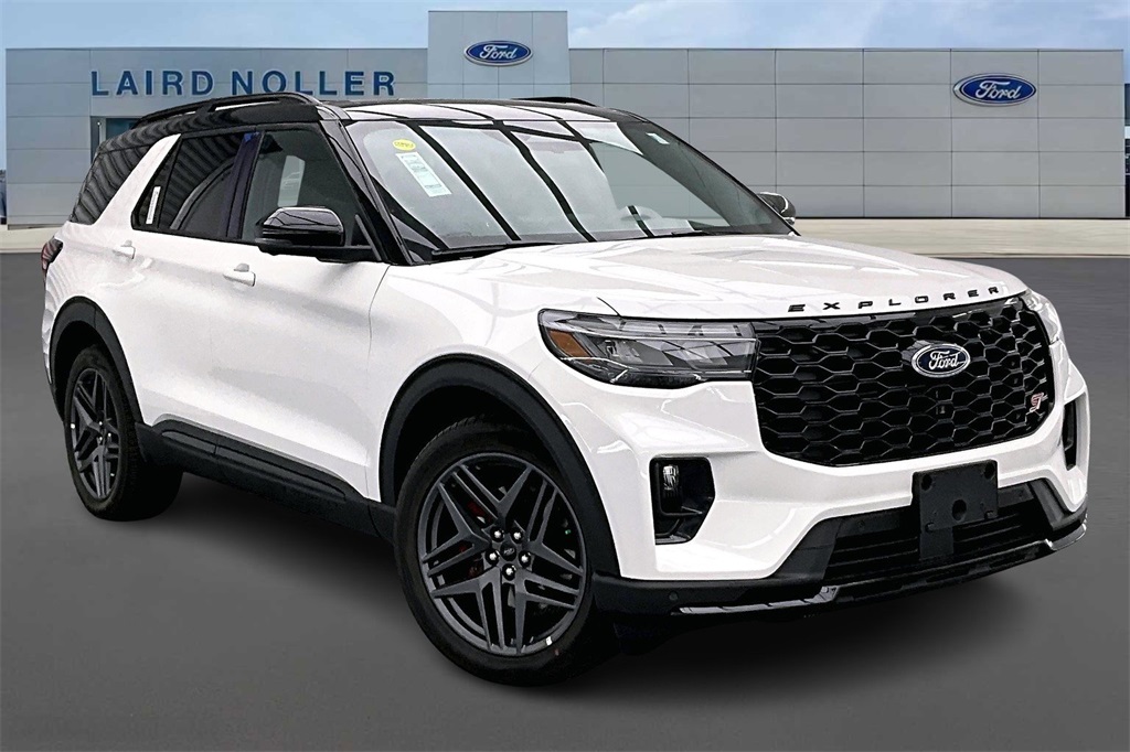 2025 Ford Explorer ST photo 2