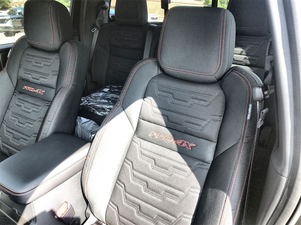 2026 Nissan Frontier Crew Cab PRO-4X photo 11