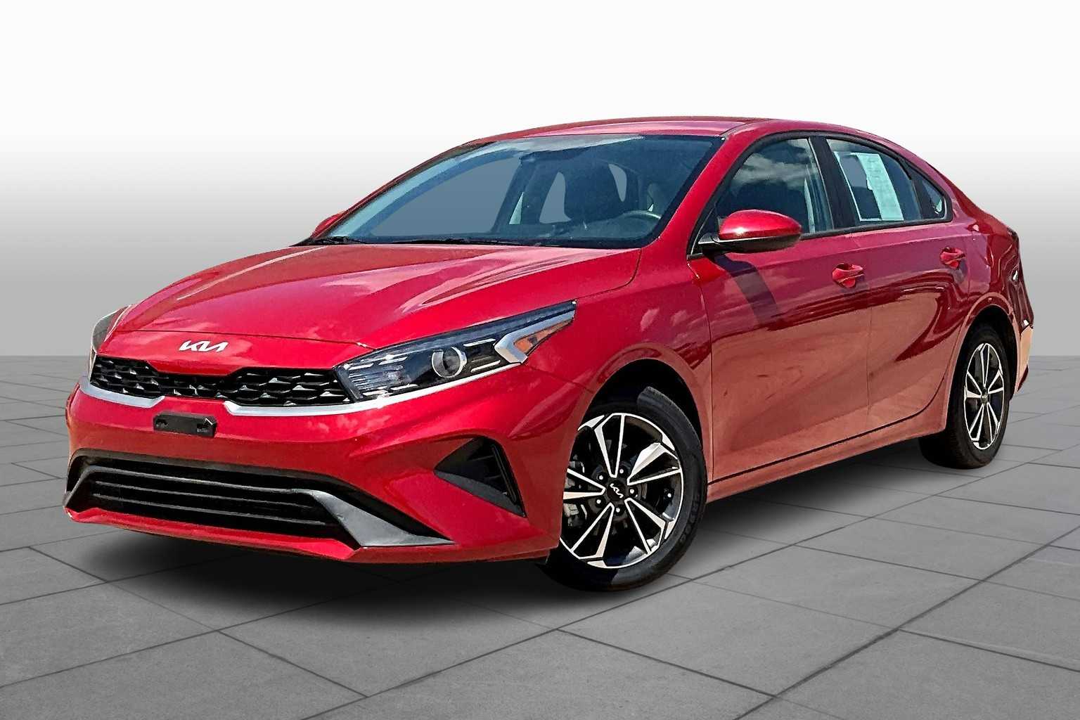 2023 Kia Forte LXS photo 3