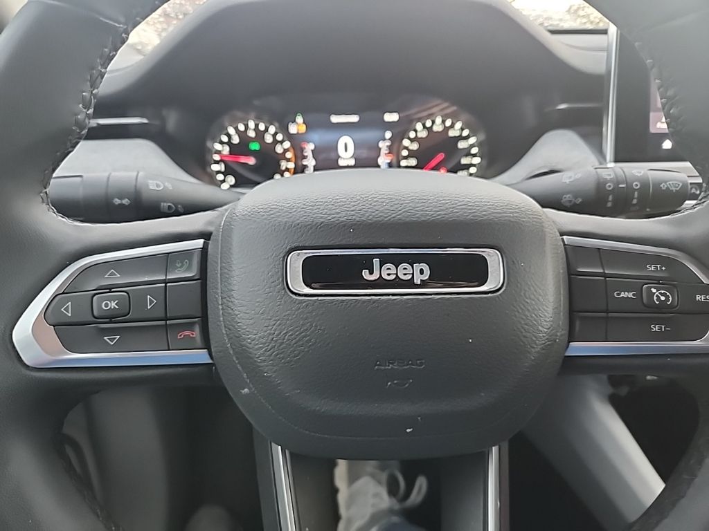 2024 Jeep Compass Latitude photo 18