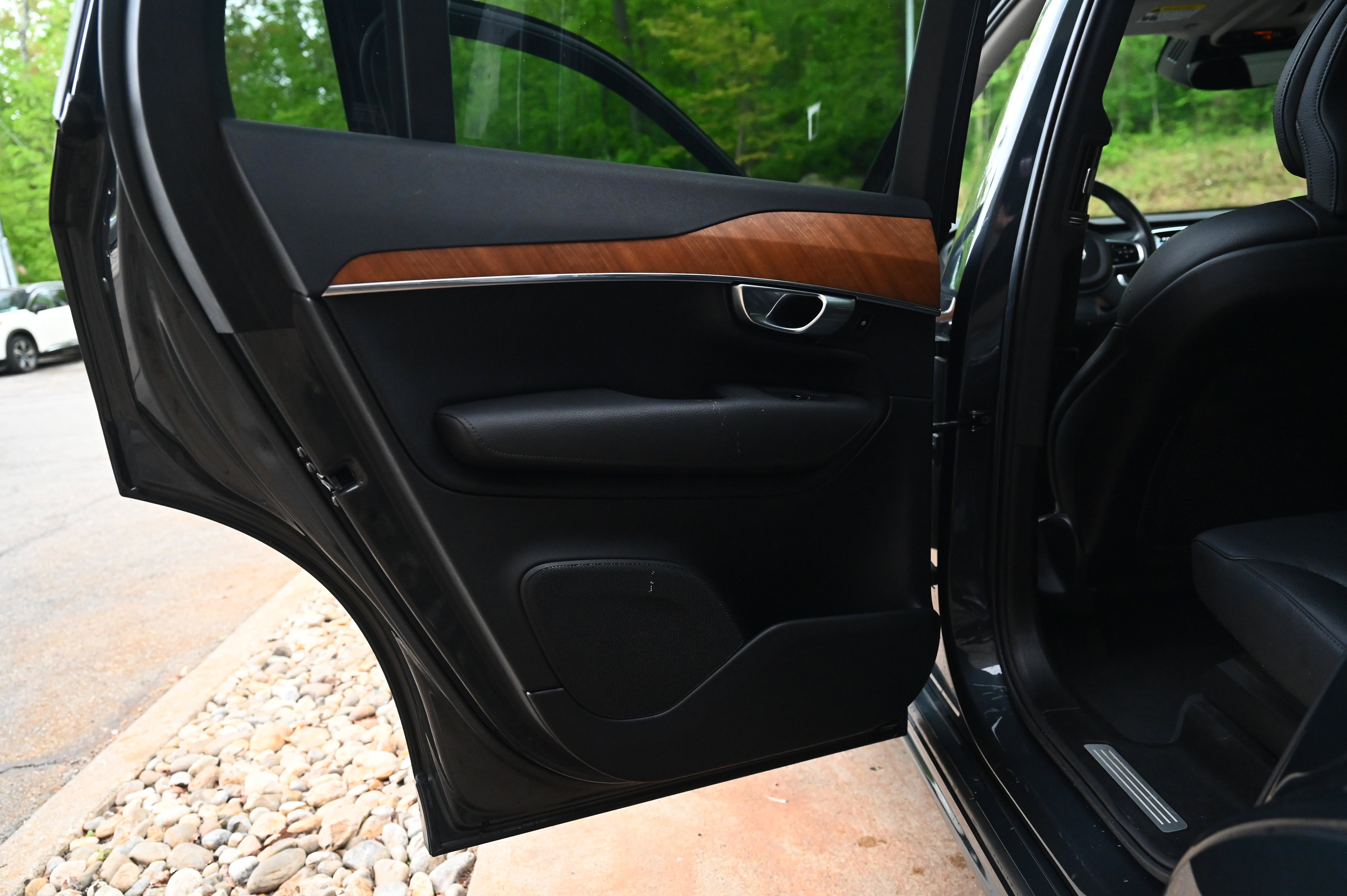 2022 Volvo XC90 T6 Momentum photo 13