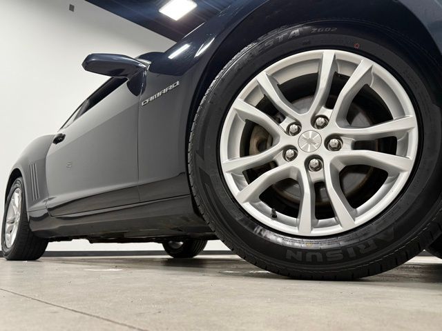 2014 Chevrolet Camaro photo 2