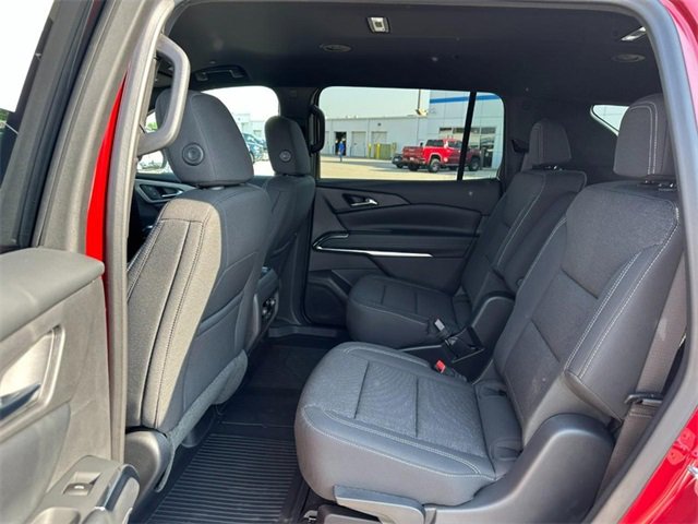 2025 Chevrolet Traverse photo 4