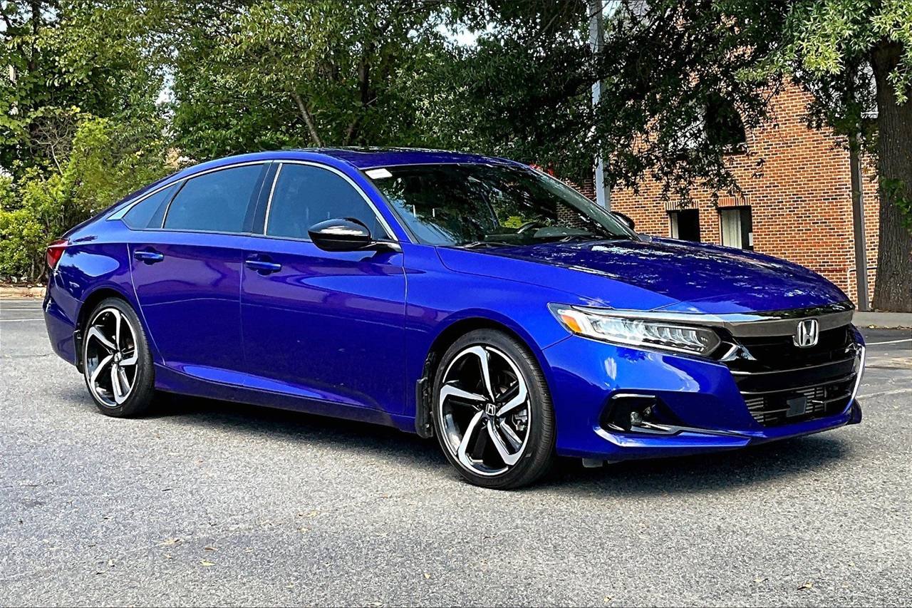 2022 Honda Accord Sport 2.0T photo 2