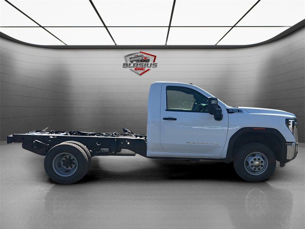 2026 Gmc Sierra 3500 HD Pro photo 5