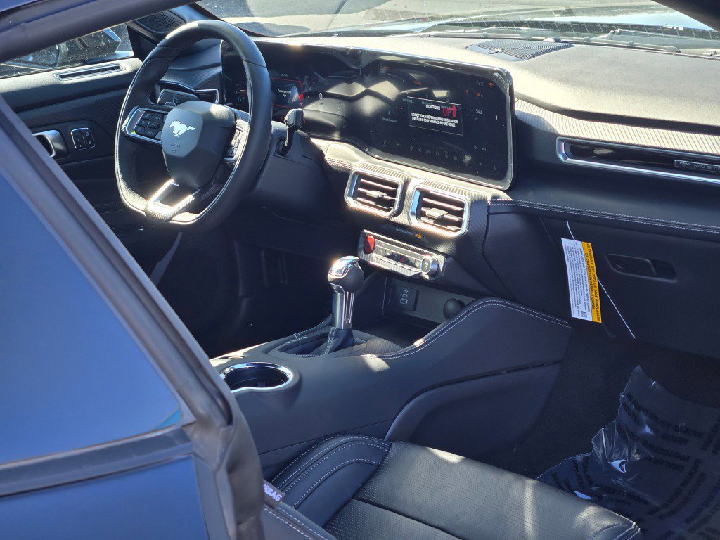 2025 Ford Mustang GT Premium photo 7