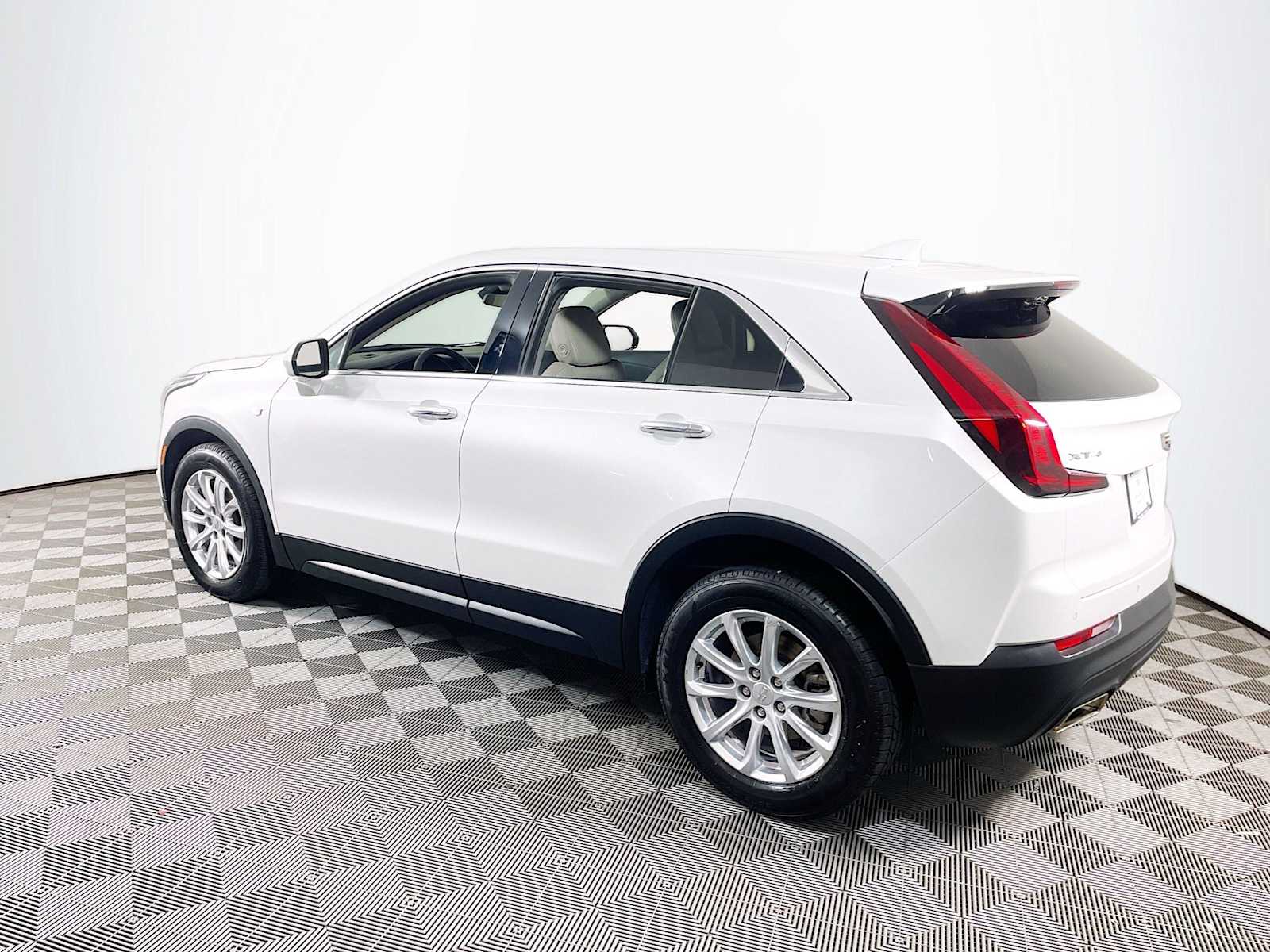 2022 Cadillac XT4 Luxury photo 6