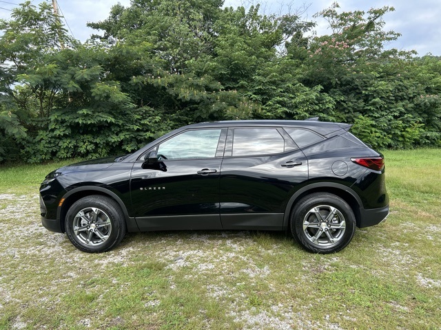 2025 Chevrolet Blazer 2LT photo 3
