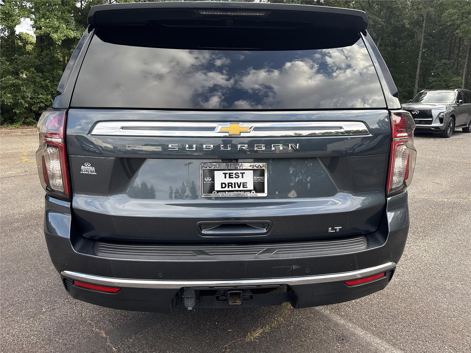 2021 Chevrolet Suburban 1500 LT photo 6