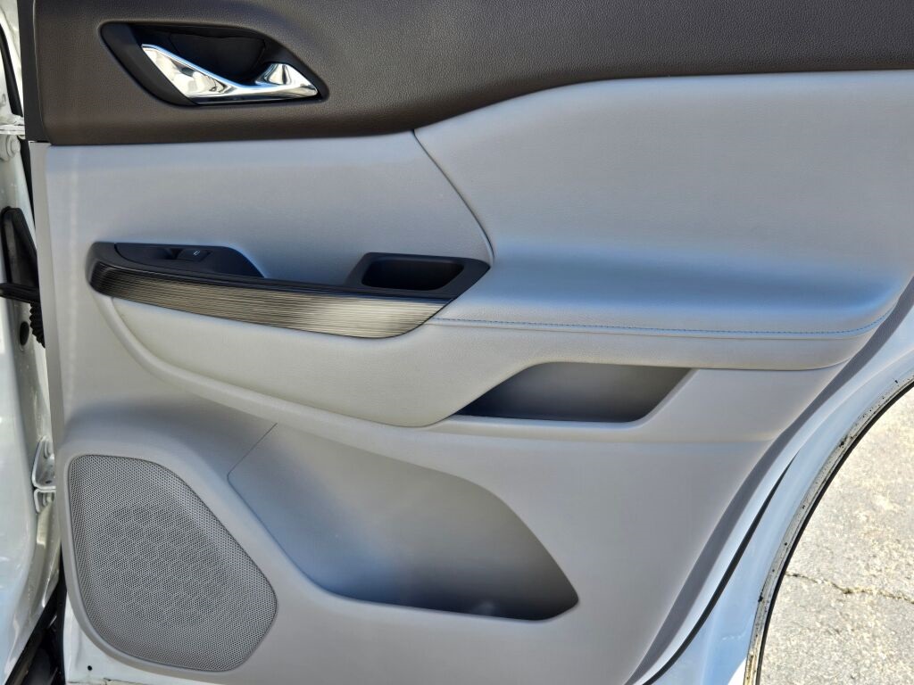 2017 Gmc Acadia SLT photo 11