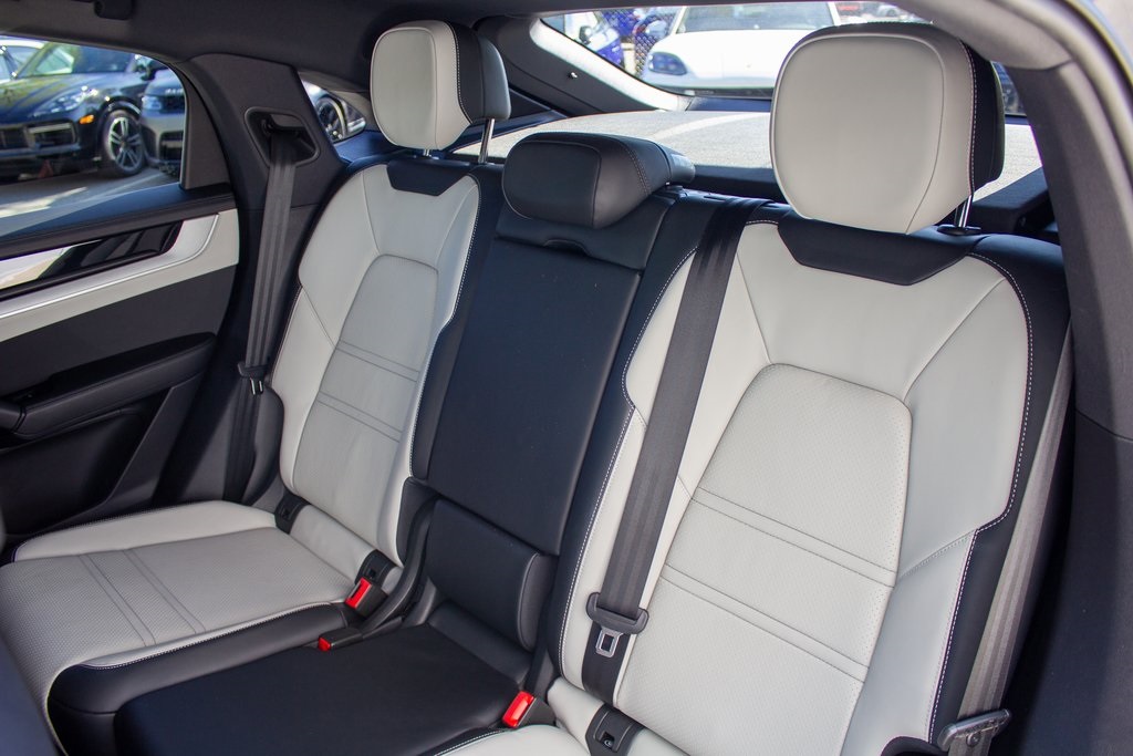 2024 Porsche Cayenne Coupe Base photo 20