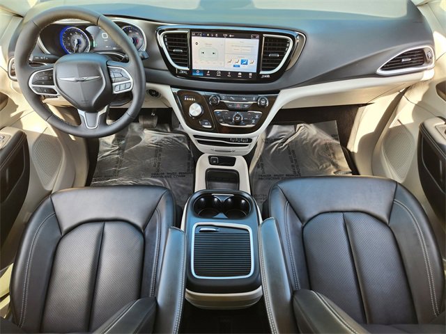 2024 Chrysler Pacifica Touring L photo 21