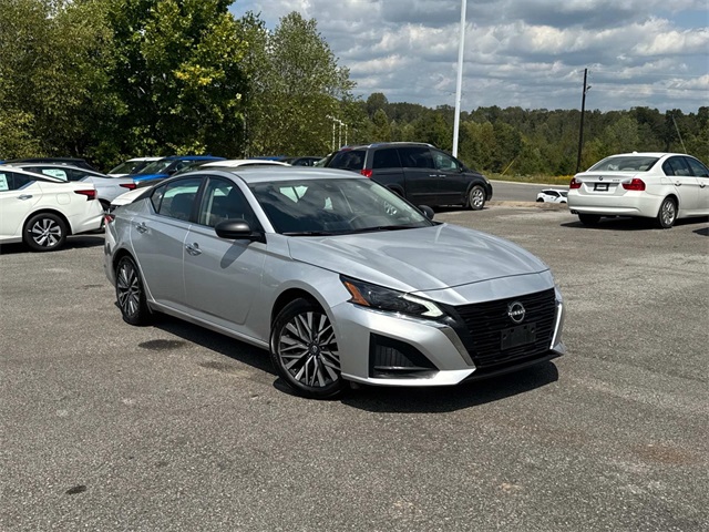 2024 Nissan Altima 2.5 SV photo 2
