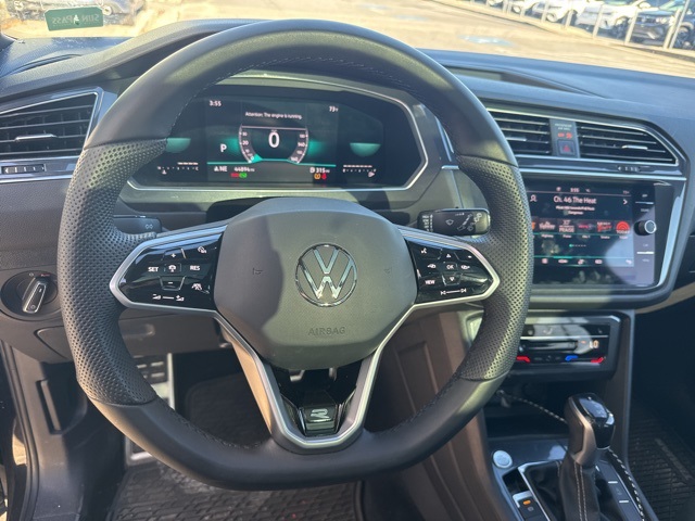 2022 Volkswagen Tiguan SE R-Line Black photo 4