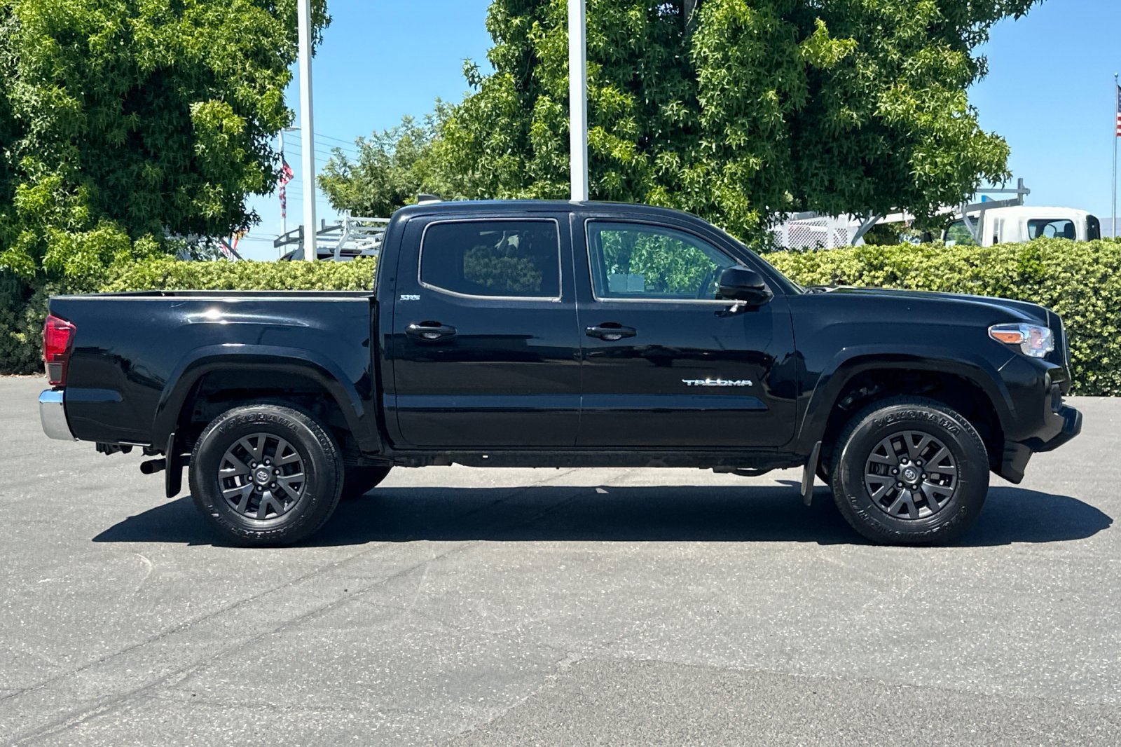 2022 Toyota Tacoma SR5 photo 3
