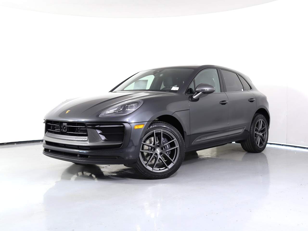 2025 Porsche Macan T's photo