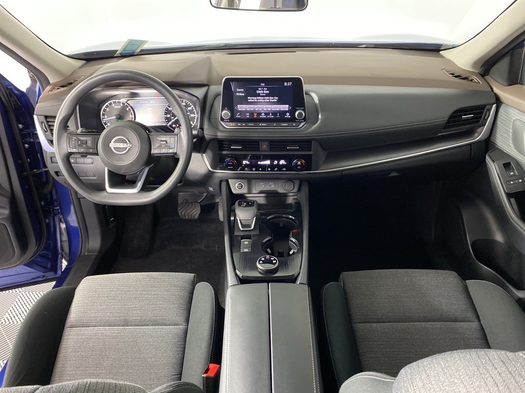 2023 Nissan Rogue SV photo 2