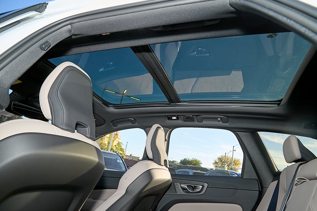2026 VOLVO XC60 - Image 20