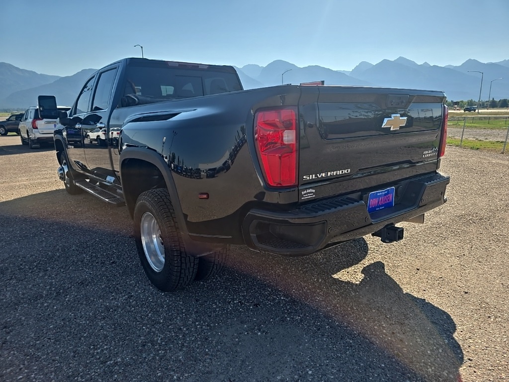 2022 Chevrolet Silverado 3500HD High Country photo 4