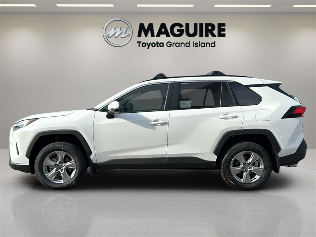 2025 Toyota RAV4 XLE photo 2