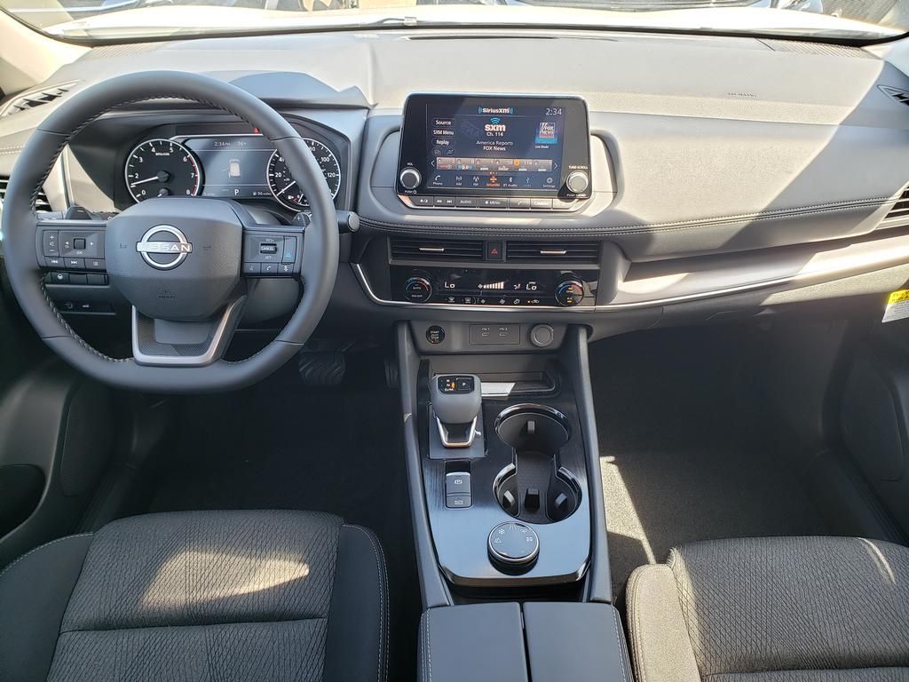 2026 Nissan Rogue SV photo 7