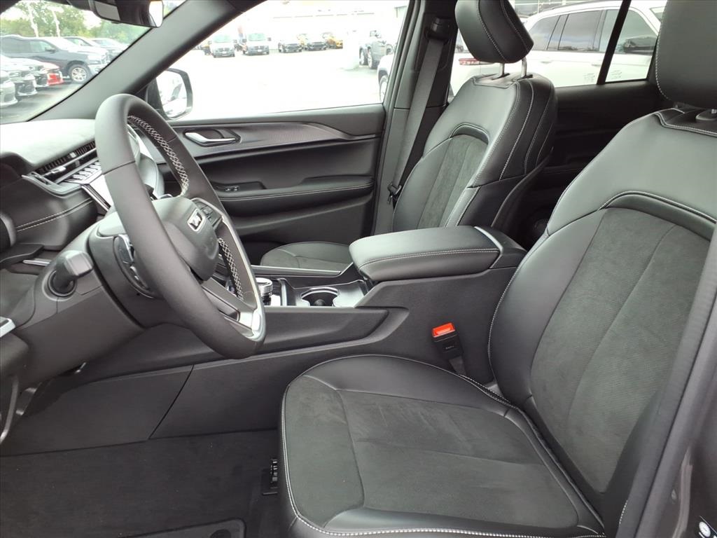 2025 Jeep Grand Cherokee Altitude X photo 7