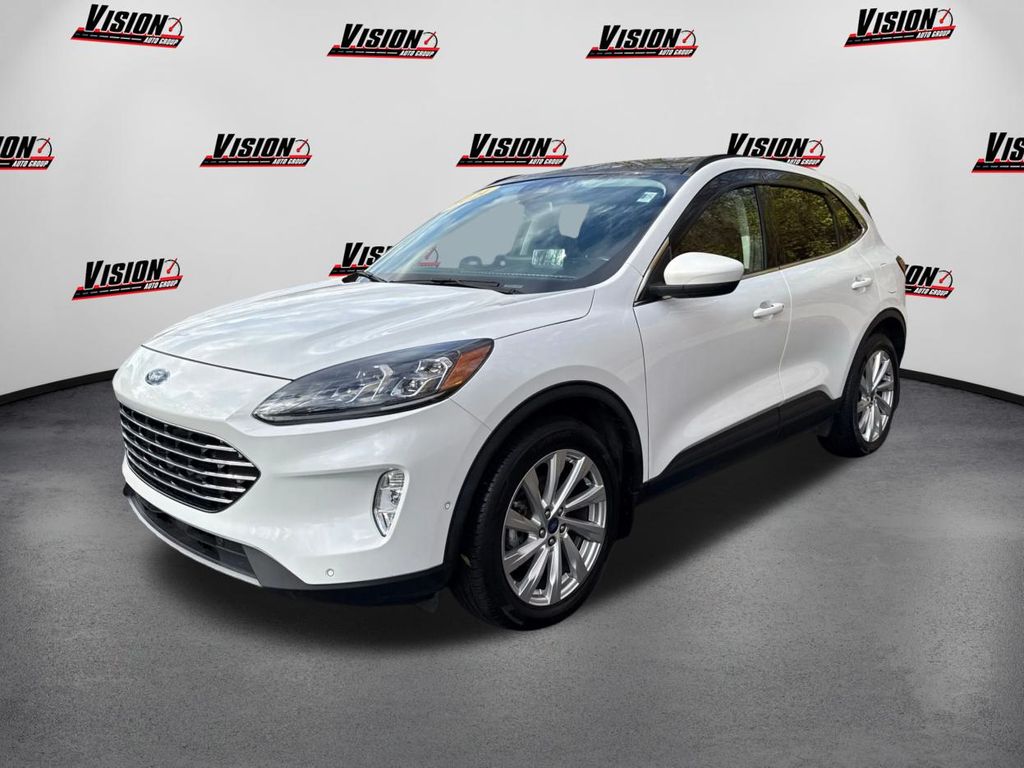 2021 Ford Escape Titanium's photo