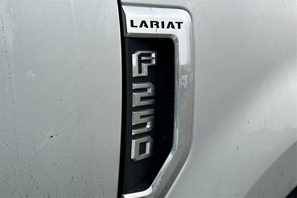 2017 Ford F-250 Lariat photo 4