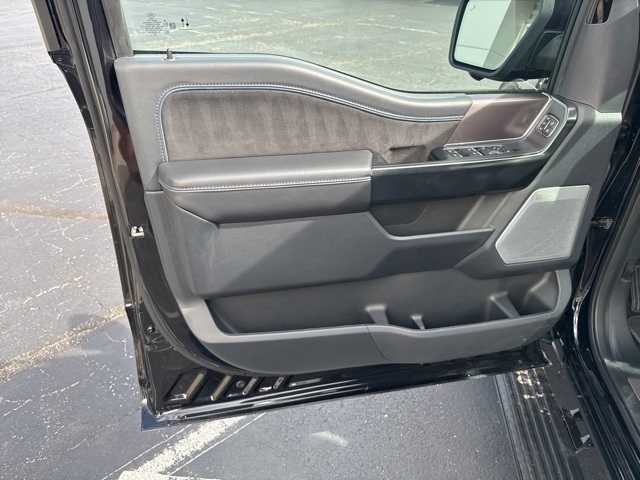 2024 Ford F-150 Platinum photo 25