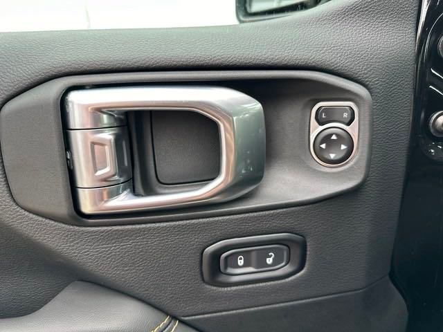 2024 Jeep Wrangler Sahara photo 11