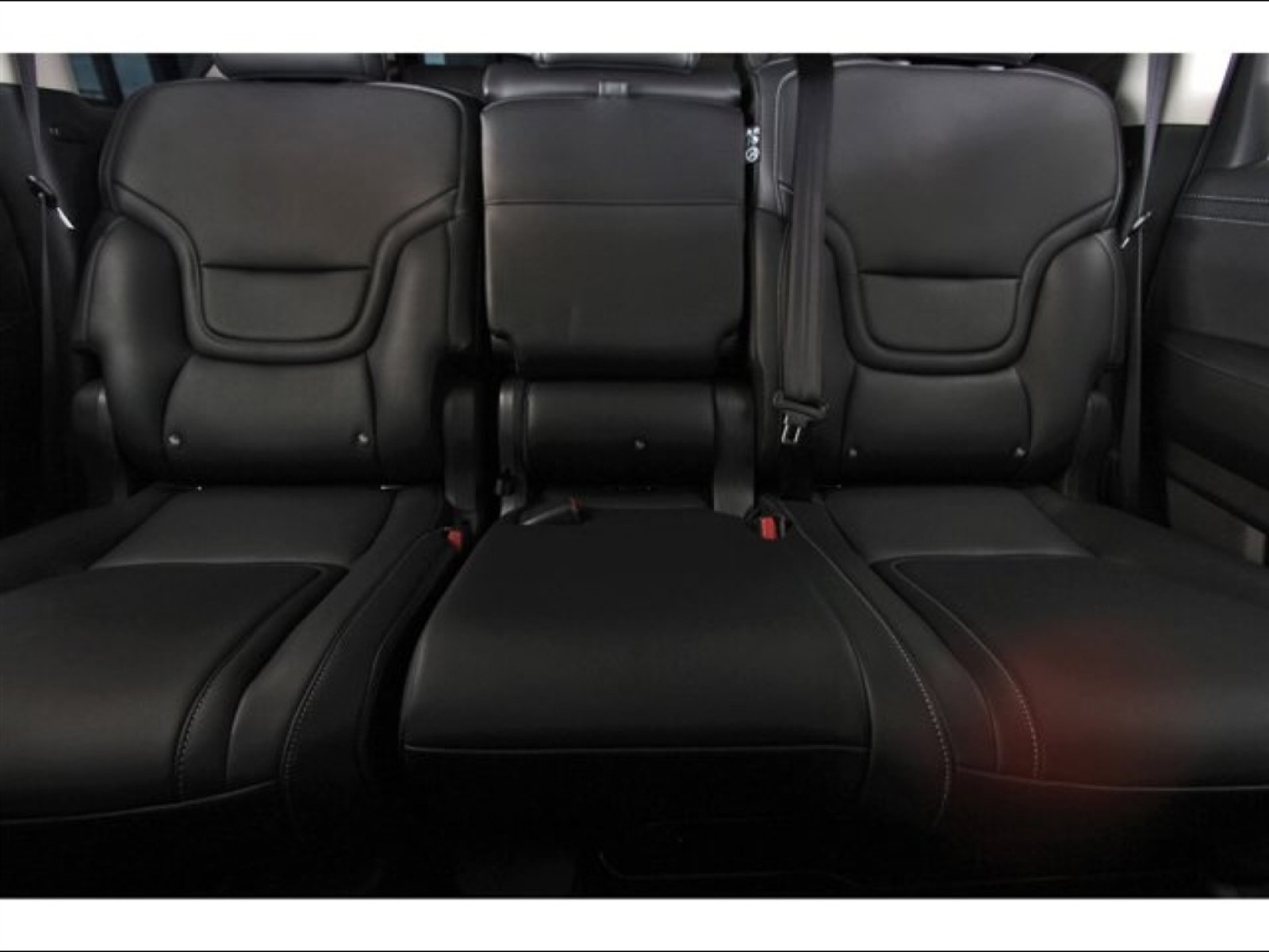 2025 Nissan Armada SV - 9