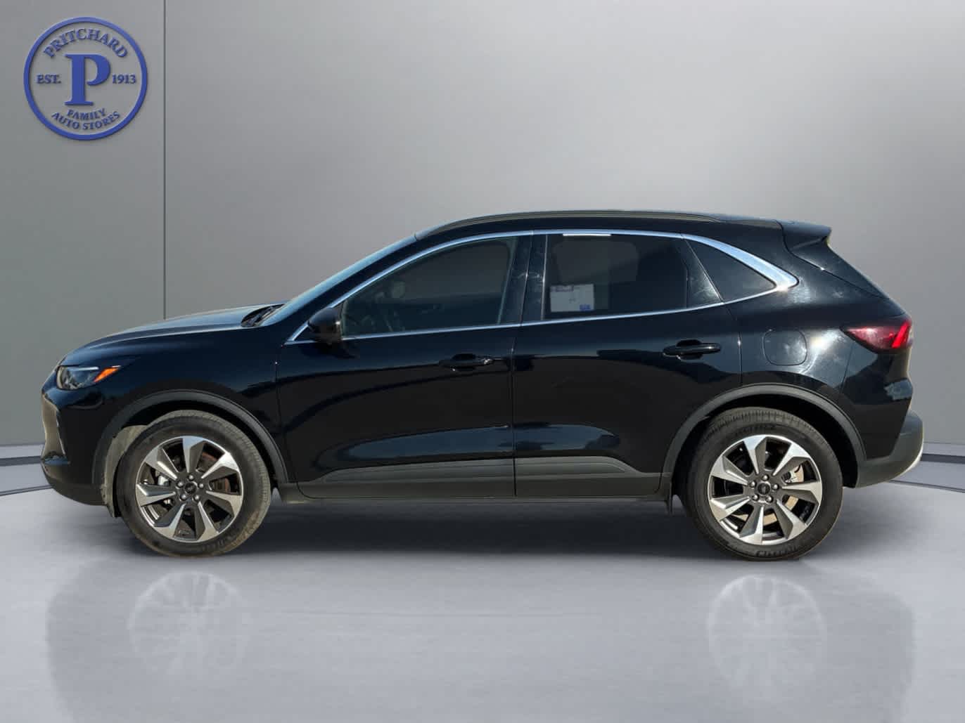 2023 Ford Escape Platinum photo 2