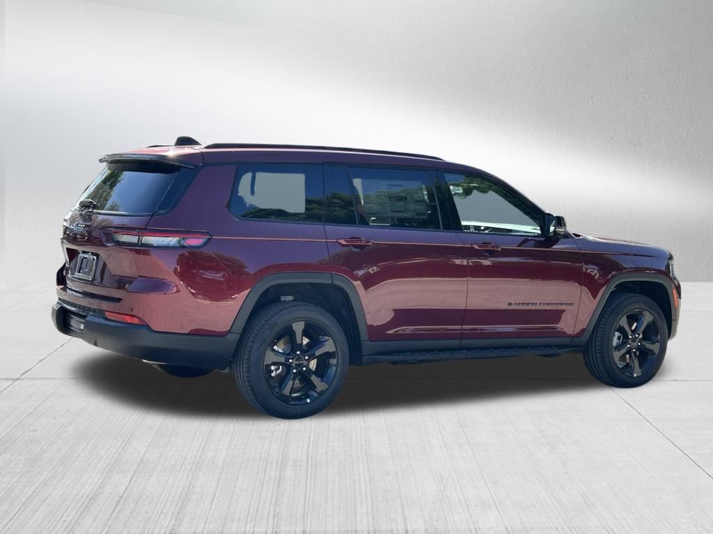 2025 Jeep Grand Cherokee Limited photo 4