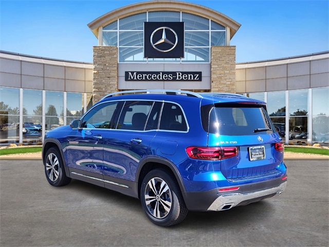 2026 Mercedes Benz GLB 250 4MATIC photo 2