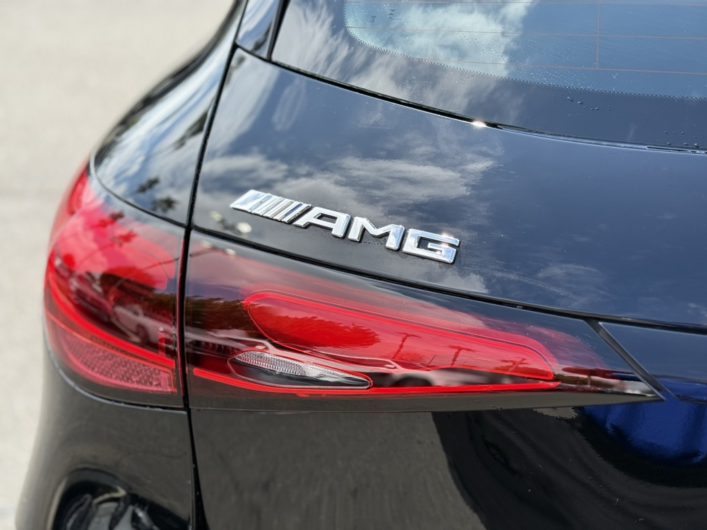 2025 Mercedes Benz GLC 43 AMG 4MATIC photo 2