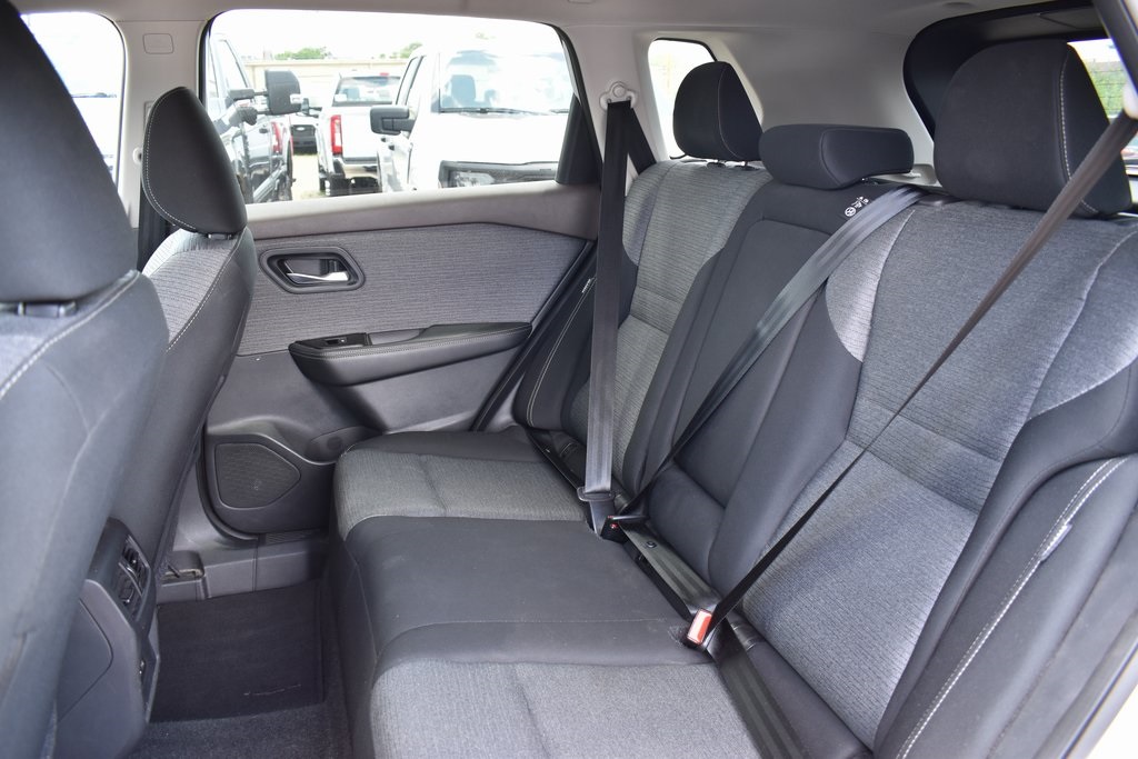 2023 Nissan Rogue SV photo 7