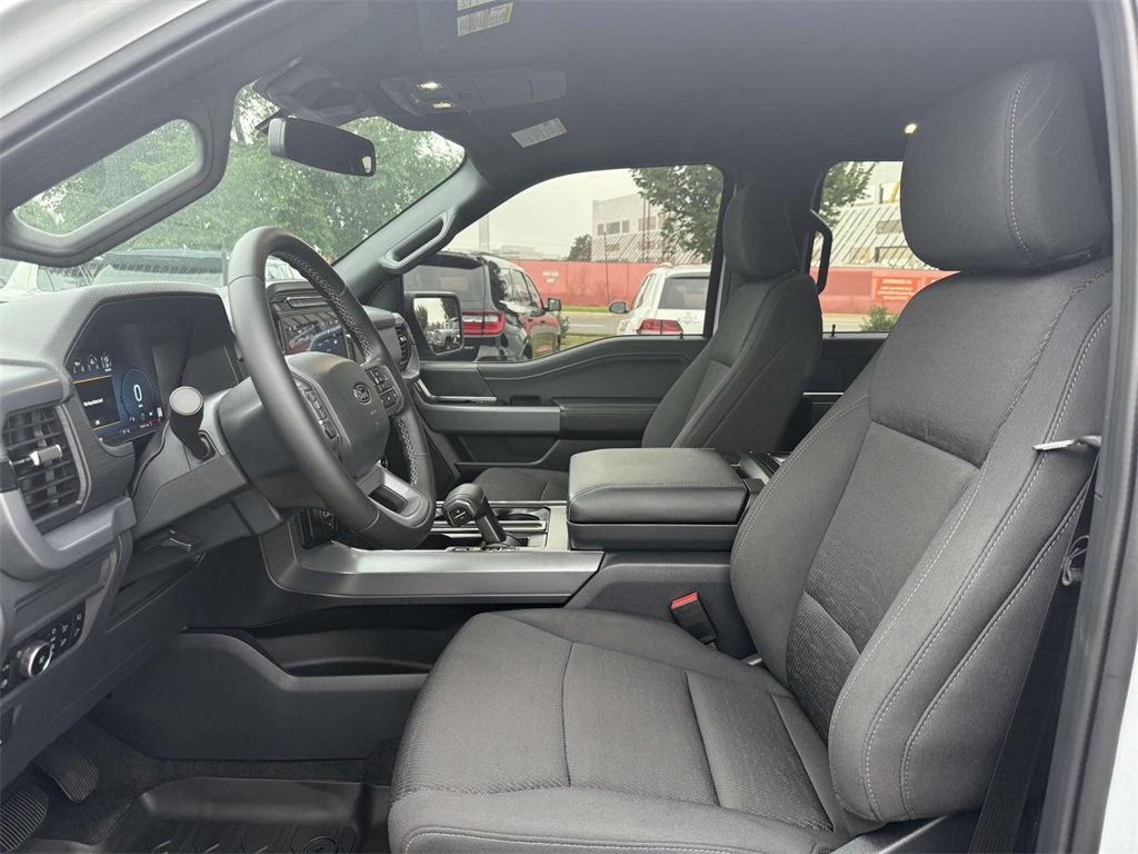 2025 Ford F-150 XLT photo 12