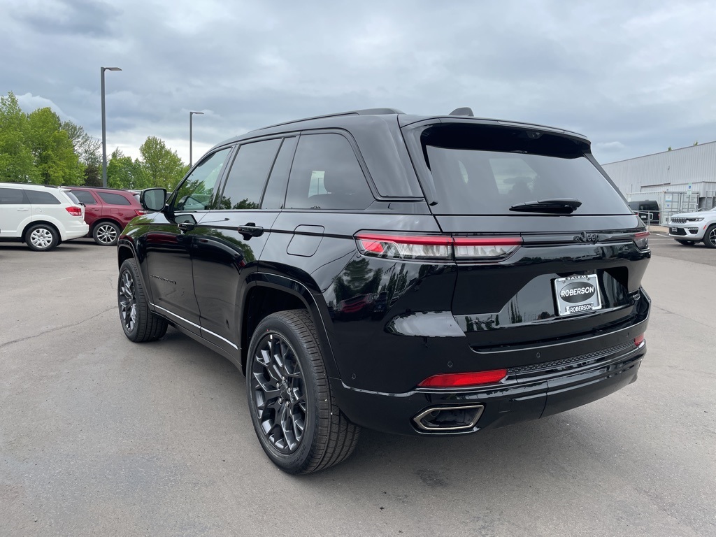 2025 Jeep Grand Cherokee Summit photo 3