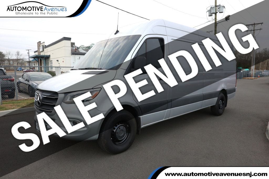 2024 Mercedes-Benz Sprinter Crew Van Base's photo