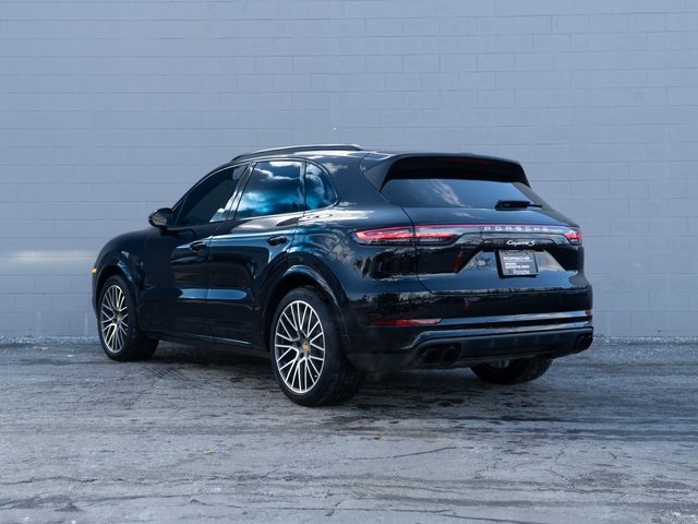 2022 Porsche Cayenne S photo 3