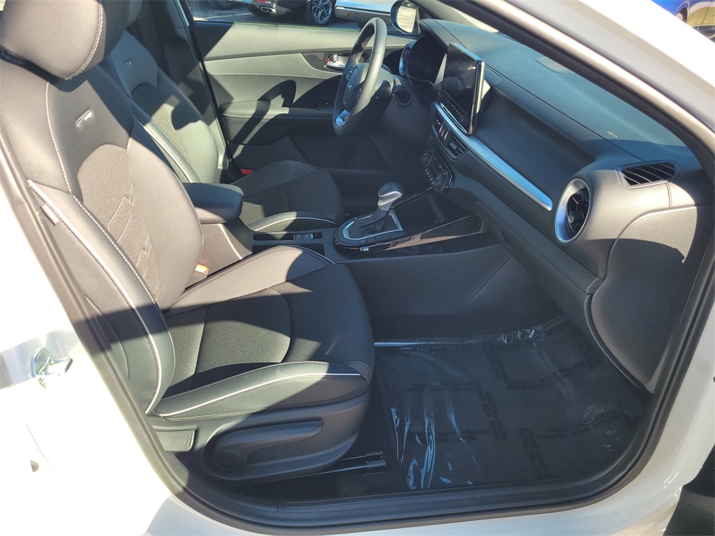 2024 Kia Forte GT-Line photo 18