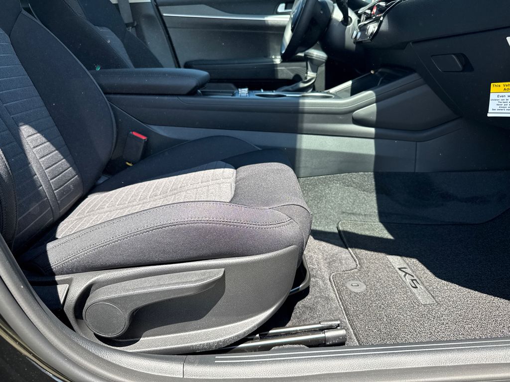 2026 Kia K5 LXS photo 12