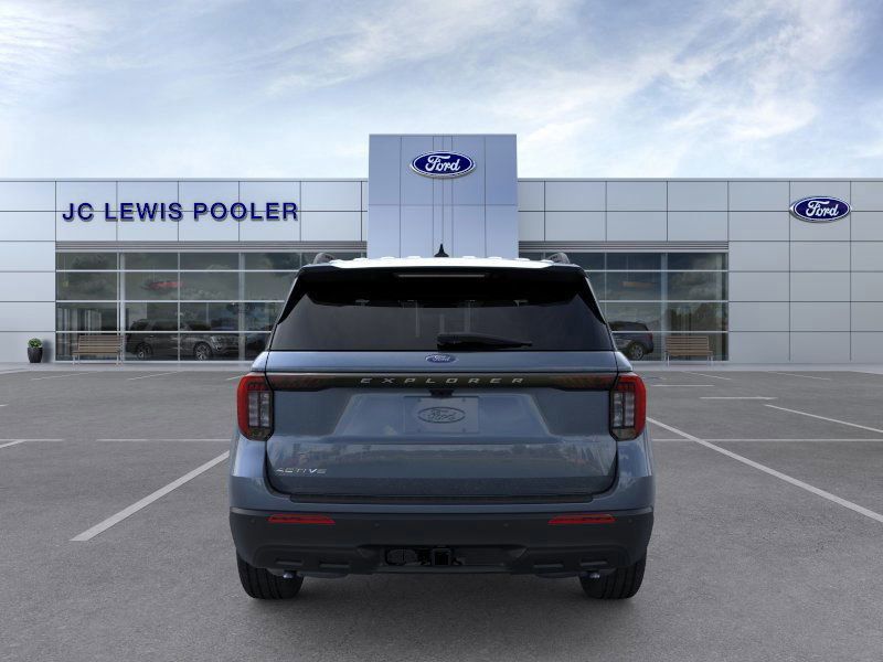 2025 Ford Explorer photo 4
