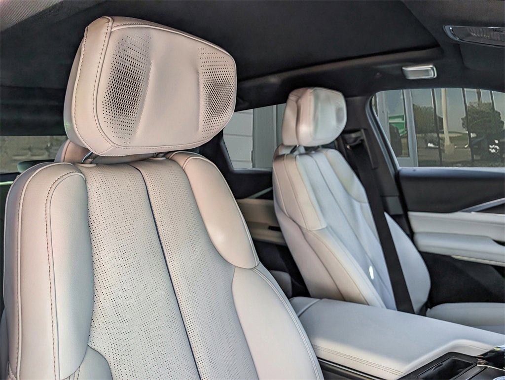 2026 Cadillac Lyriq Luxury photo 20