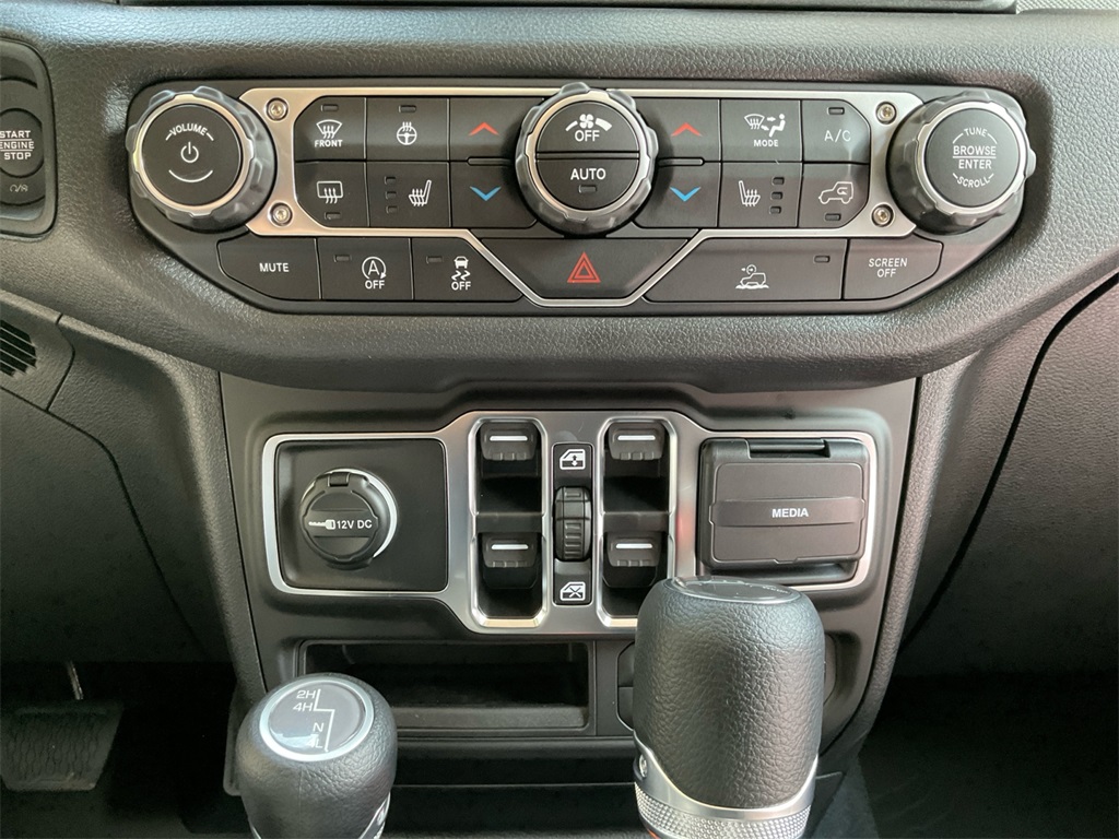 2025 Jeep Gladiator Sport S photo 24