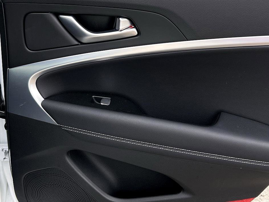 2025 Genesis G70 2.5T photo 23