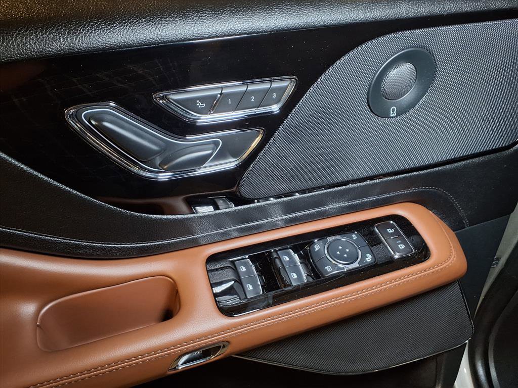 2023 Lincoln Aviator Grand Touring photo 13
