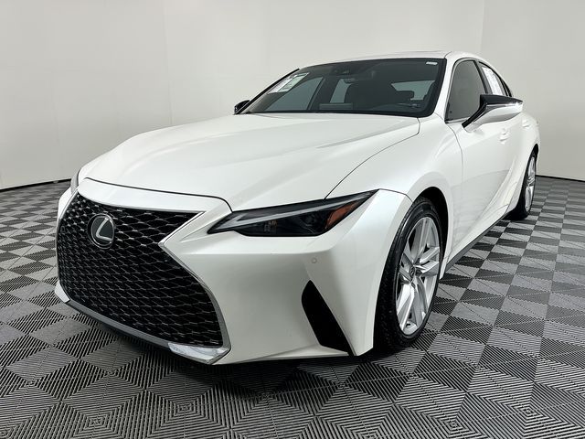 2023 Lexus IS Base's photo