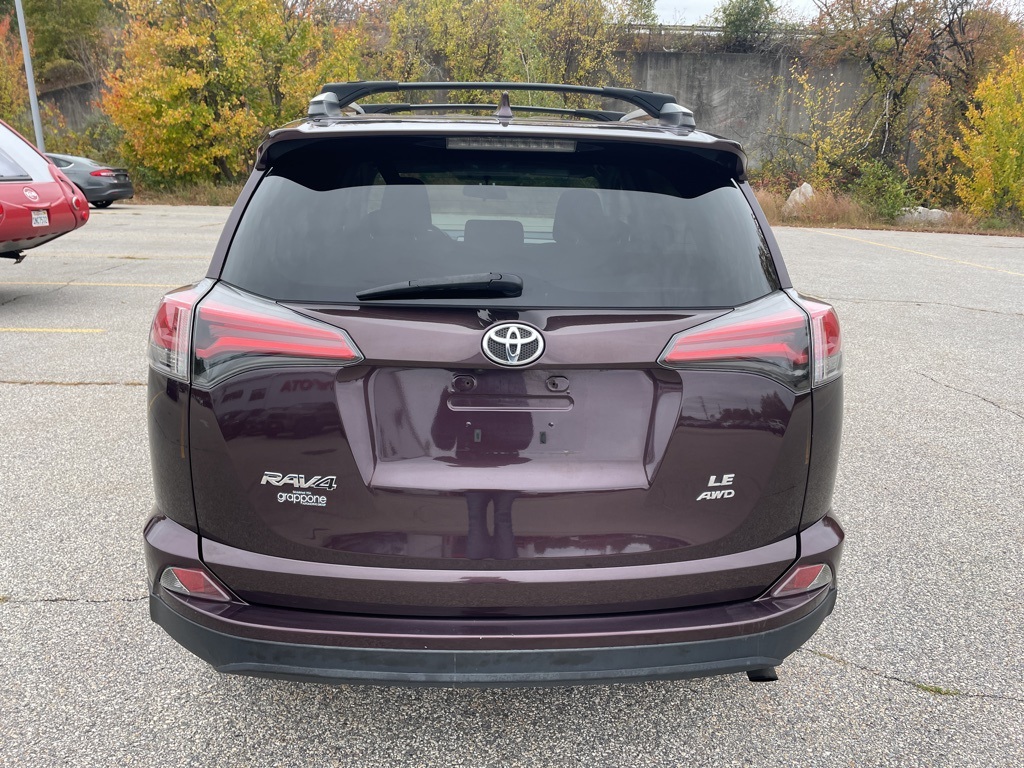 2016 Toyota RAV4 LE photo 4