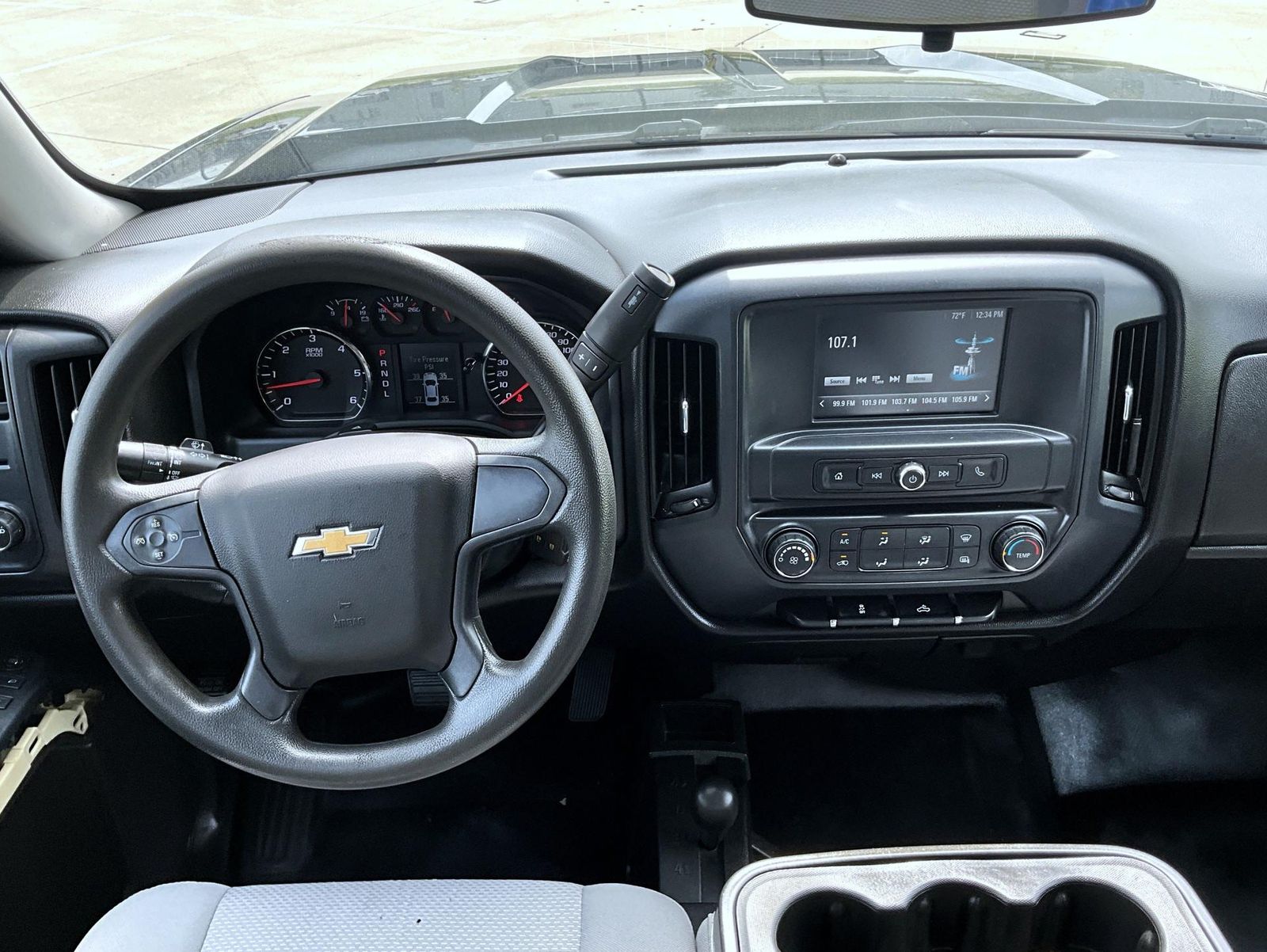 2017 Chevrolet Silverado 1500 Custom photo 11
